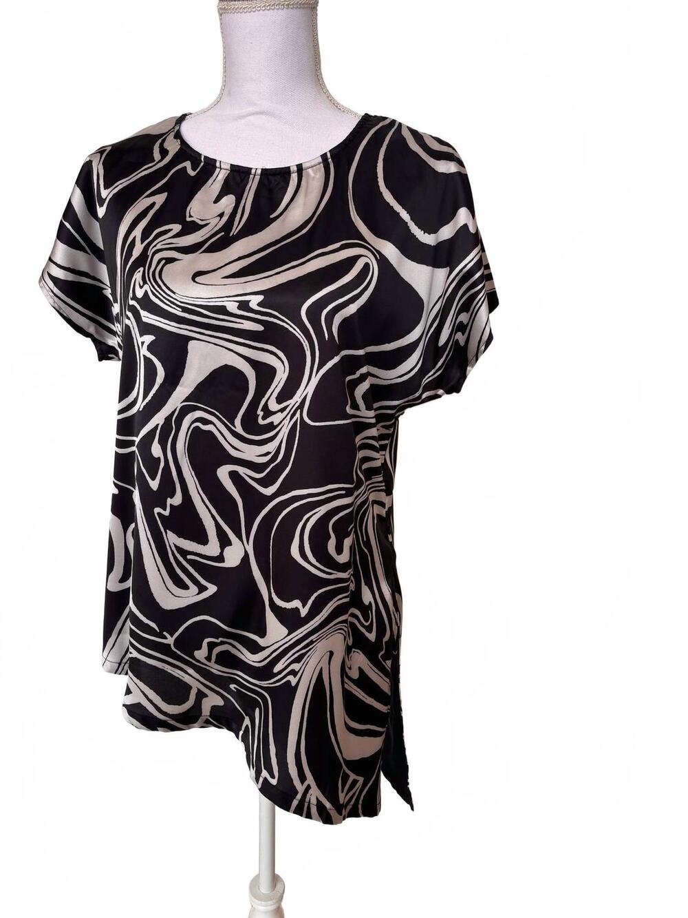 NEW PAPARAZZI women's reversible asymmetrical satin top in black